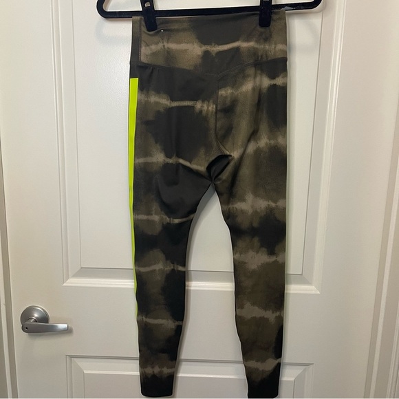 NIKE Dri-fit One Luxe Tie-Dye Leggings with Neon Stripe NWOT Small - Picture 3 of 5